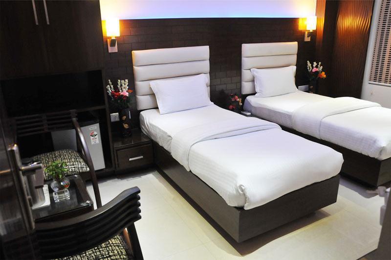 Hotel High 5 Land Delhi  Exterior photo